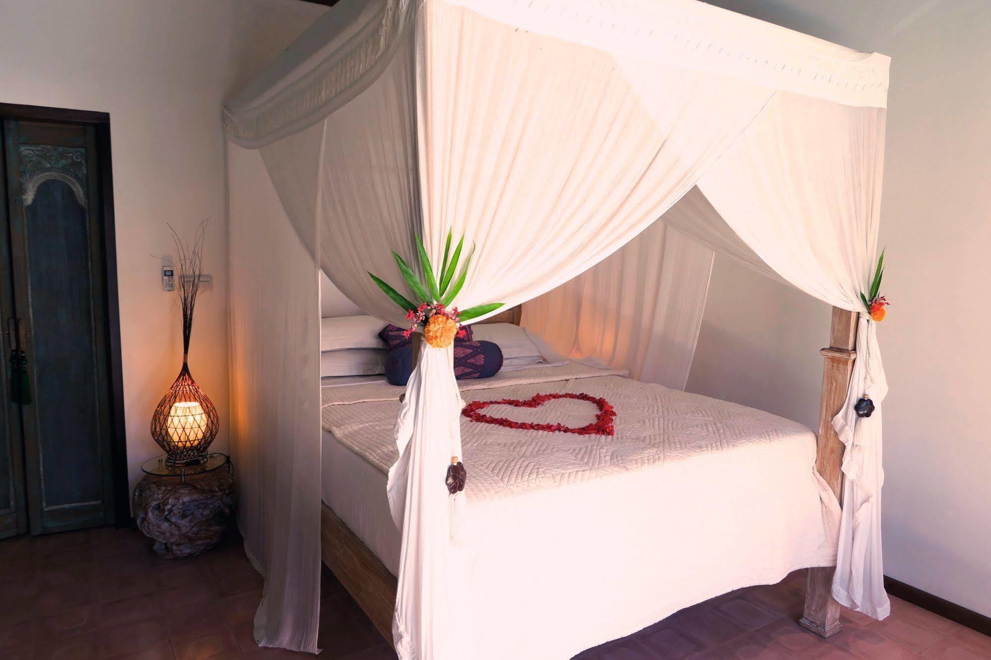 Cili Emas Oceanside Resort Tejakula Εξωτερικό φωτογραφία